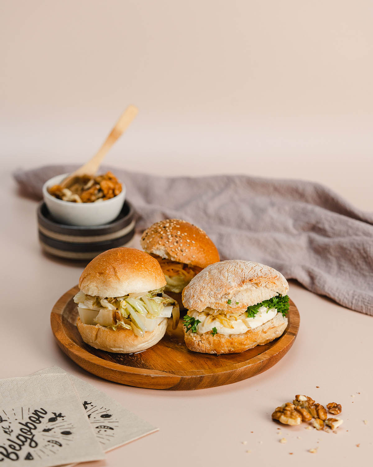 Belgobon-burger maison Formule livraison de buffet saisonnier, sandwiches gourmands & mignardises bio à Bruxelles. Delivery option: seasonal buffet, gourmet sandwiches & organic sweets in Brussels.